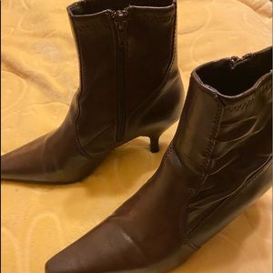 Brown Ladies short boots